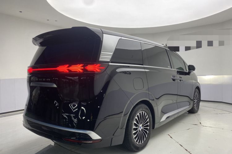 Used Denza D9 2024 DM-i 980 Four-Wheel Drive Prestige Model
