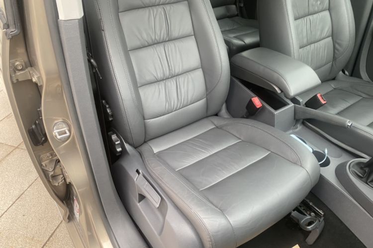 Used Volkswagen Touran 2015 1.4T Manual Comfort Edition 5-Seater