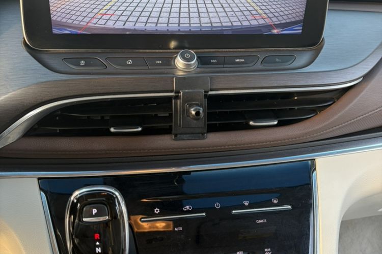 Used Buick GL8 2022 Land Business Class 652T Luxury Model
