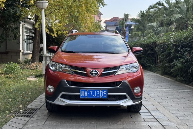 Used Toyota RAV4 2015 2.0L CVT Four-Wheel Drive New Edition