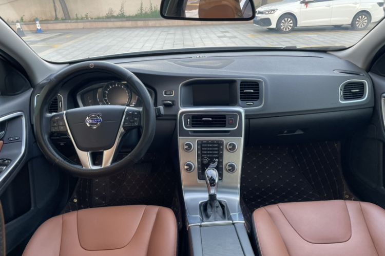 Used Volvo S60 2016 S60L T4 Zhiyuan Edition
