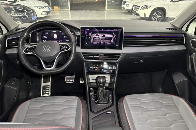 Used Volkswagen Tiguan L 2022 330TSI Automatic Two-Wheel Drive R-Line Flagship Edition
