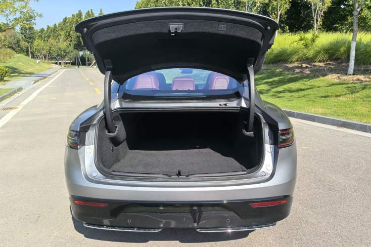 Used Hima Luxeed S7 2024 Max
