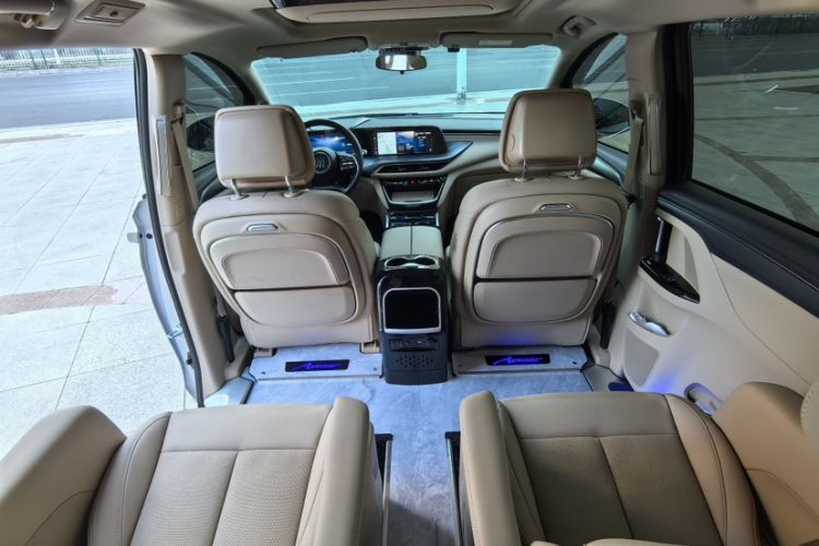 Used Buick GL8 New Energy 2025 Lu Shang Luxury Edition 7-Seater
