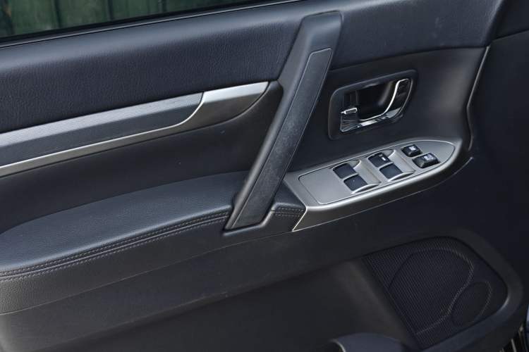 Used Mitsubishi Pajero 2014 3.0L Elite Edition
