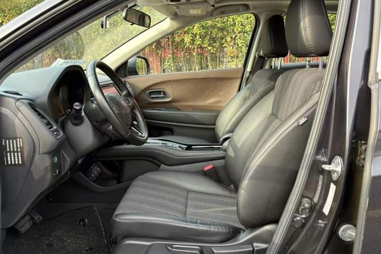 Used Honda Vezel 2017 1.8L CVT Two-Wheel Drive Luxury Model
