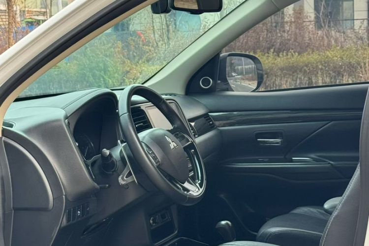 Used Mitsubishi Outlander 2018 2.4L 4x4 Elite Edition 5 Seats
