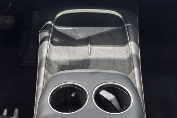 Used  S07 2023 200Max Range-Extended Version
