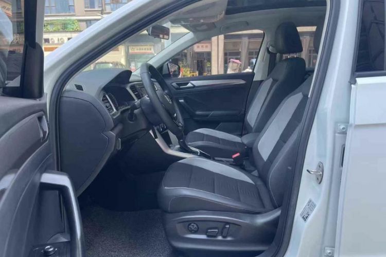 Used Volkswagen T-ROC 2020 230TSI DSG Two-Wheel Drive Advanced Version
