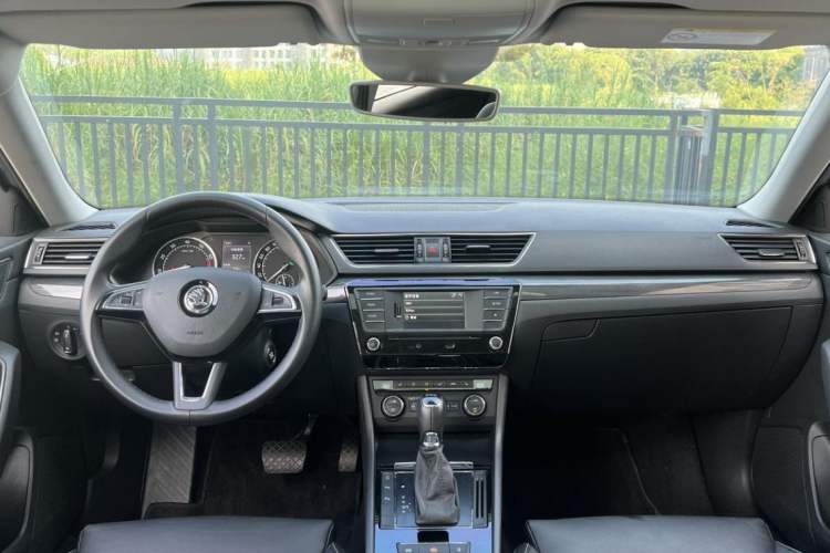 Used Skoda Superb 2016 TSI330 DSG Smart Drive Edition