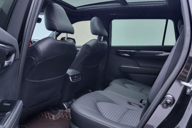 Used Toyota Crown Land Cruiser 2021 2.5L HEV Four-Wheel Drive Premium Edition
