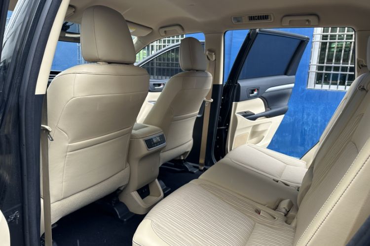 Used Toyota Highlander 2018 2.0T Two-Wheel Drive Elite Edition 5 Seats Emission Standard China V
