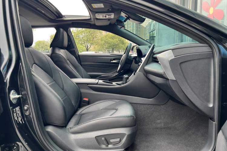 Used Toyota Avalon 2022 Dual-Engine 2.5L Luxury Edition