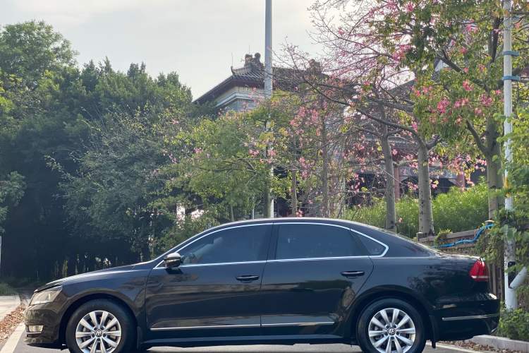 Used Volkswagen Passat 2014 1.8TSI DSG Prestige Navigation Edition
