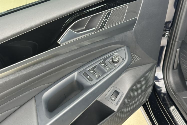 Used Volkswagen Passat 2022 330TSI Starry Luxury Edition
