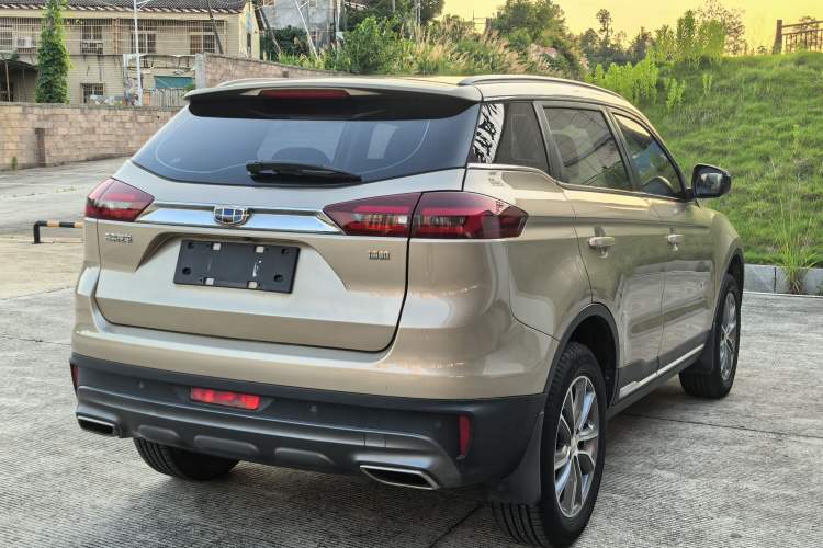 Used Geely Auto Emgrand X7 Sport 2018 1.8TD Automatic Two-Wheel Drive Smart Connect 4G Internet Edition
