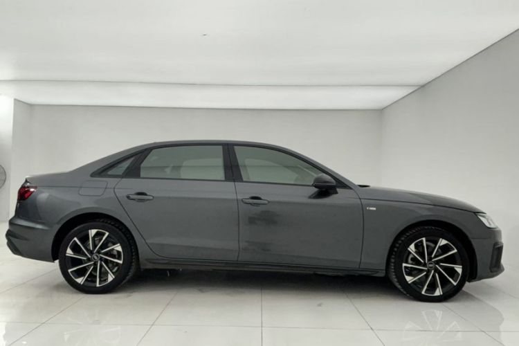 Used Audi A4L 2023 40 TFSI Luxury Dynamic Model
