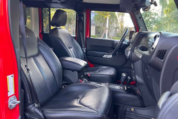 Used  Wrangler 2017 3.0L Sahara Four-Door Comfort Edition
