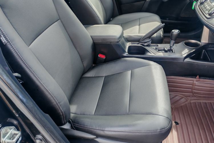 Used Toyota RAV4 2015 2.0L CVT Two-Wheel Drive Fashion Edition
