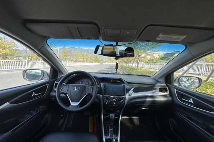 Used Honda Crider 2015 1.8L automatic comfort version
