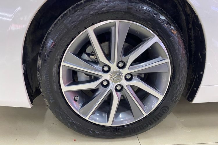 Used Lexus ES 2015 300h Comfort Edition
