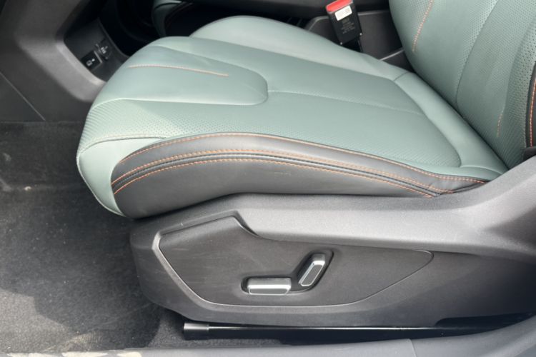 Used Geely Auto Emgrand X7 Sport 2024 1.5TD Prestige Edition
