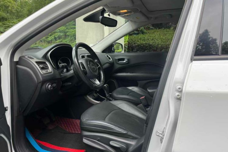 Used  Compass 2017 200T Automatic Family Edition
