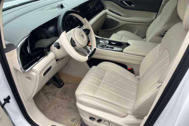 Used VOYAH Dream 2024 PHEV Extended-Range Premium Edition
