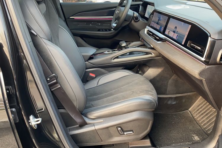 Used Geely Auto Monjaro L 2024 2.0TD High-Power Automatic Two-Wheel Drive Skyline Edition
