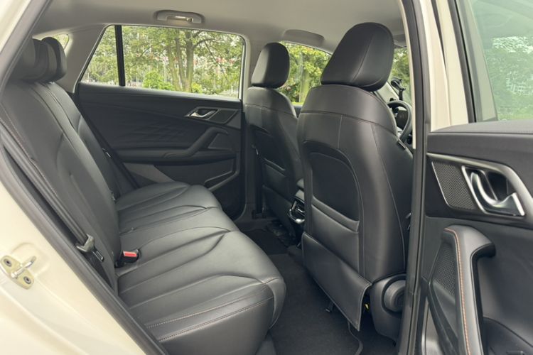 Used Roewe D5X DMH 2024 135 Luxury Edition
