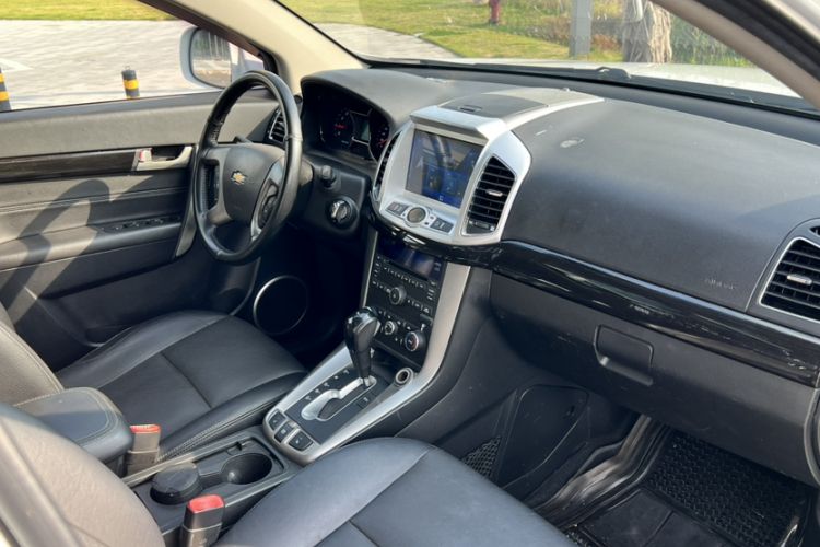 Used Chevrolet Captiva 2015 2.4L 4x4 Flagship Edition 7-Seater