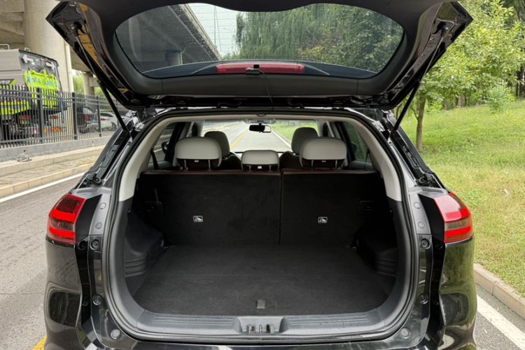 Used Geely Auto Emgrand X7 Sport 2022 1.8TD DCT Zhiya Trim
