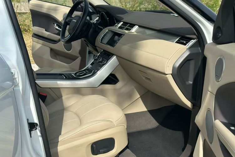 Used Land Rover Range Rover Evoque 2016 2.0T SE Smart Glow Edition
