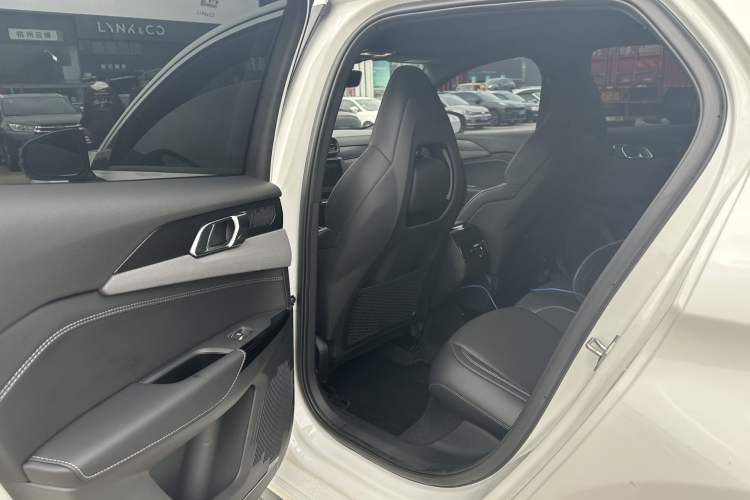 Used Lynk & Co 03 2022 2.0TD DCT JingPro
