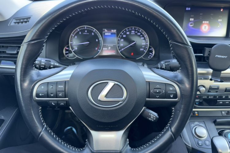 Used Lexus ES 2017 200 30th Anniversary Edition
