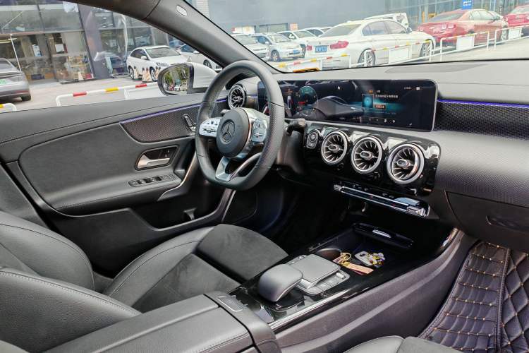 Used Mercedes-Benz A-Class 2020 Restyled A 200 L Sport Sedan Fashion Version
