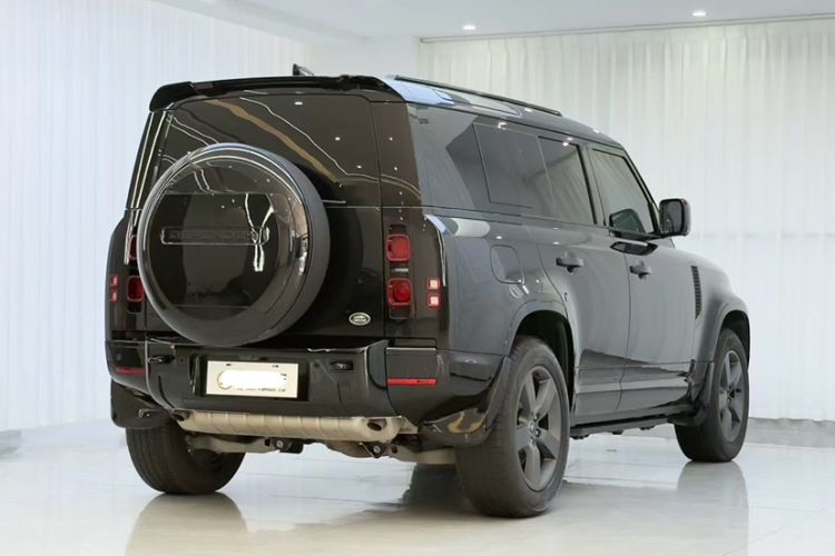 Used Land Rover Defender 2025 110 3.0T P400 – Dynamic HSE
