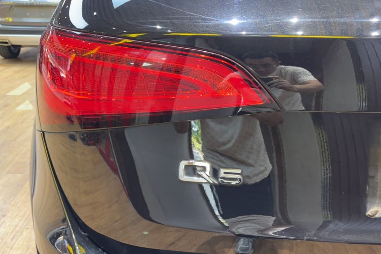 Used Audi Q5 2018 Collector's Edition 40 TFSI Technology Model
