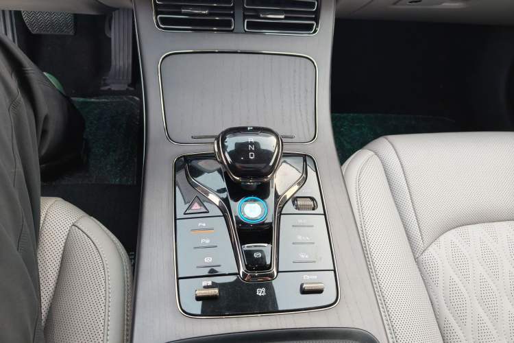 Used BYD Han 2025 EV with 701 km of Laser Radar-Enabled Intelligent Driving