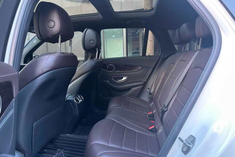 Used Mercedes-Benz GLC 2018 GLC 260 4MATIC Luxury Model
