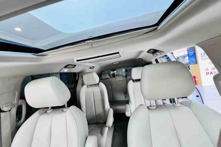 Used Buick GL8 2018 28T Luxury Model China VI Standard
