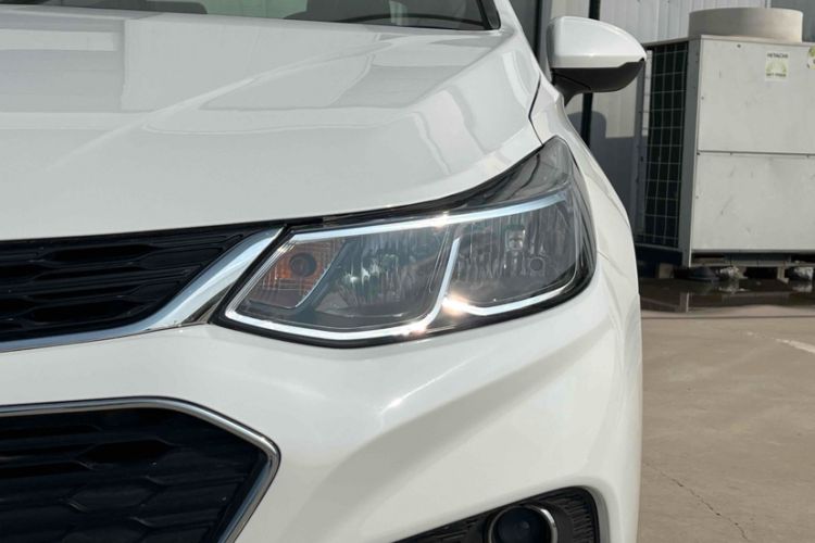 Used Chevrolet Cruze 2017 1.5L Automatic Pioneer Sunroof Edition
