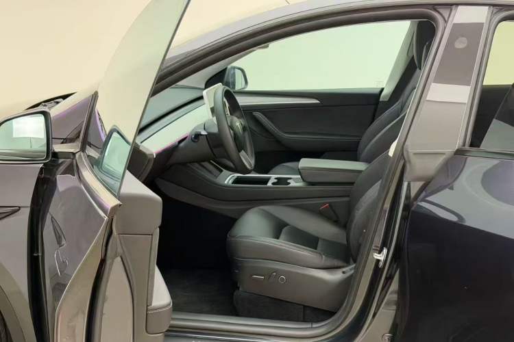 Used Tesla Model Y 2024 Rear-Wheel-Drive Version