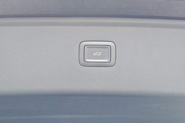 Used Hongqi HS7 PHEV 2024 2.0T PHEV Four-Wheel Drive Flagship Edition 7 Seats