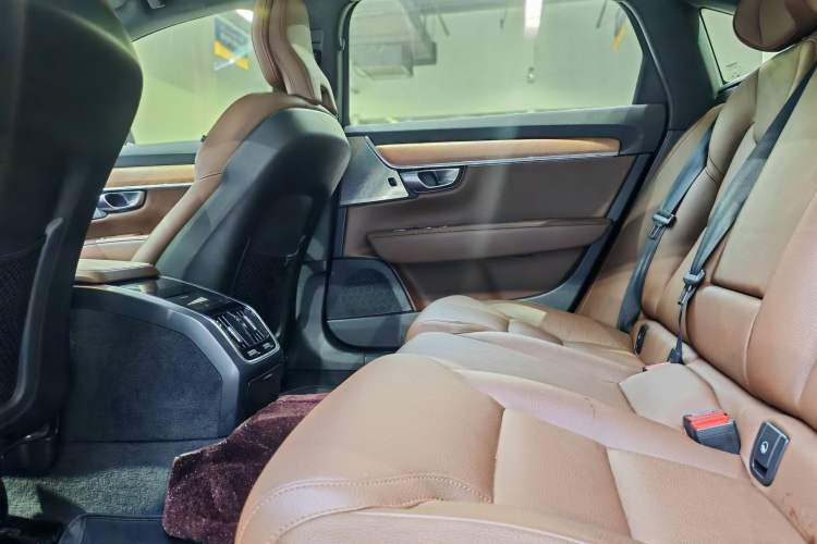 Used Volvo S90 2023 B5 Zhiyi Luxury Edition
