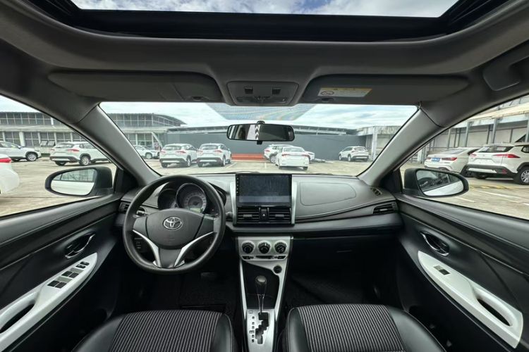 Used Toyota YARiS L 2016 1.5G Automatic XunSu Model with Sunroof
