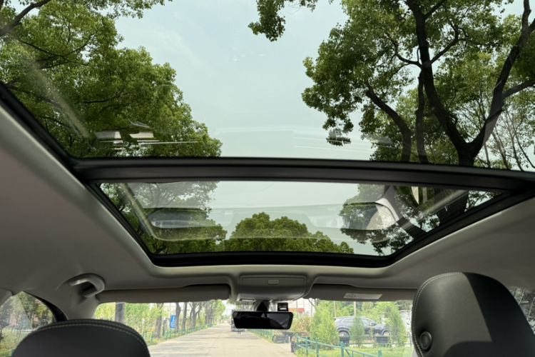 Used Volkswagen Tiguan L 2022 330TSI Automatic Two-Wheel Drive R-Line Enhanced Edition
