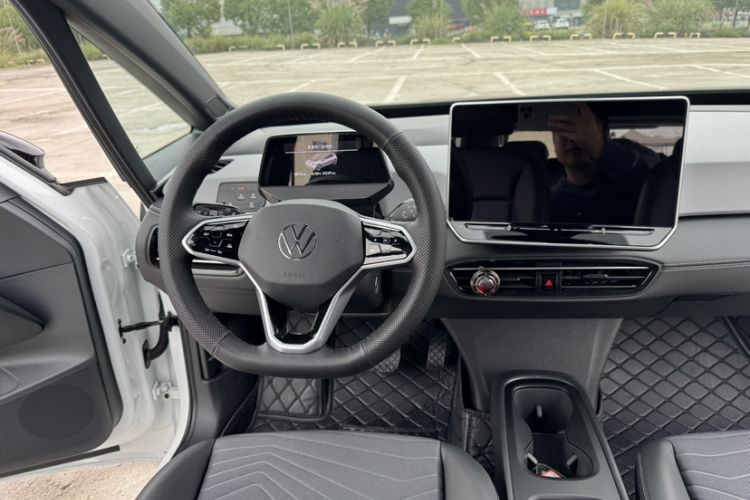 Used Volkswagen ID.3 2025 Smart Version Pure & Intelligent Enjoyment Edition
