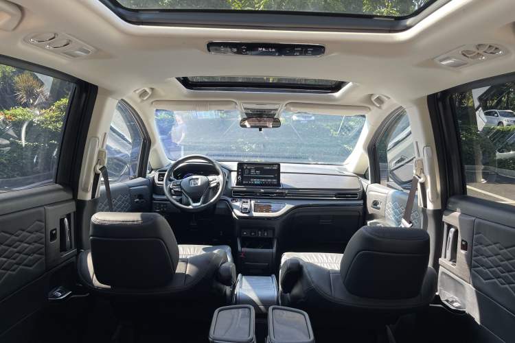 Used Honda Elysion 2024 2.0L eHEV Luxury Edition
