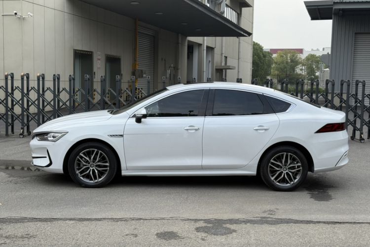 Used BYD Qin PLUS 2021 EV 400KM Luxury Model
